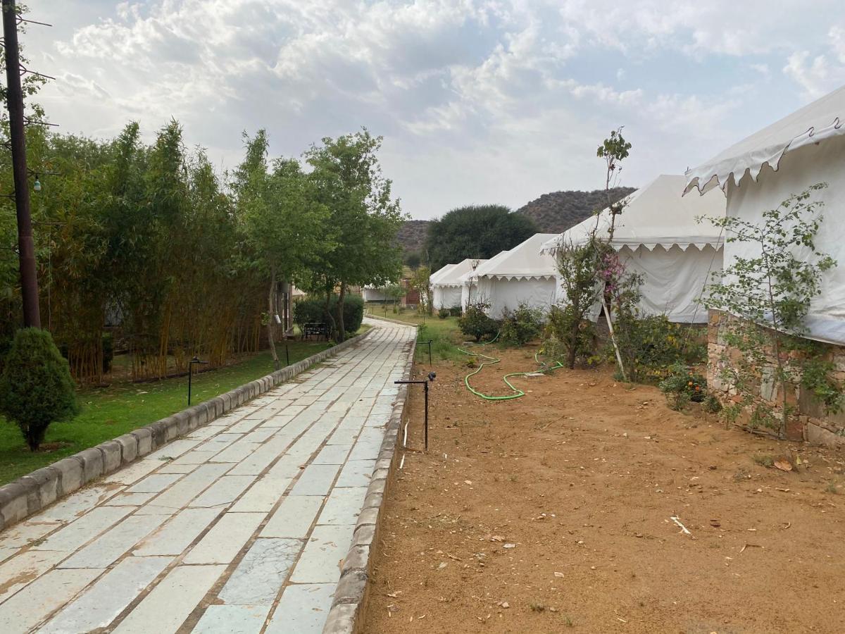 Grass Field Valley Resort Jaipur Buitenkant foto