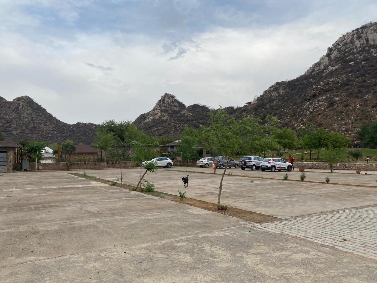 Grass Field Valley Resort Jaipur Buitenkant foto