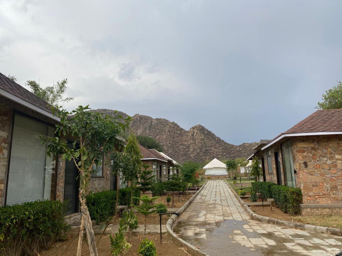 Grass Field Valley Resort Jaipur Buitenkant foto